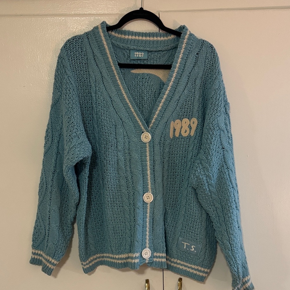 Taylor Swift 1989 cardigan